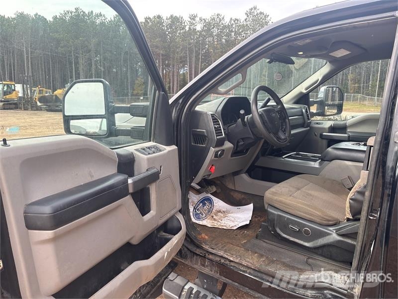 Ford F-350 XLT 4x4 Extended Cab Service Truck Komunalna vozila