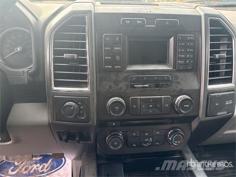 Ford F-350 XLT 4x4 Extended Cab Service Truck Komunalna vozila