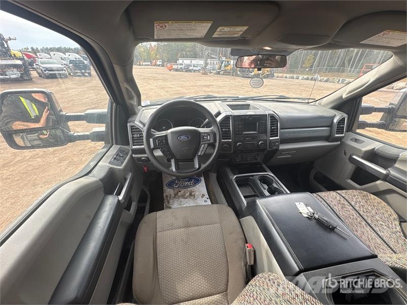 Ford F-350 XLT 4x4 Extended Cab Service Truck Komunalna vozila