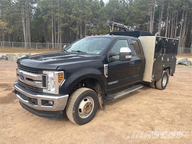 Ford F-350 XLT 4x4 Extended Cab Service Truck Komunalna vozila