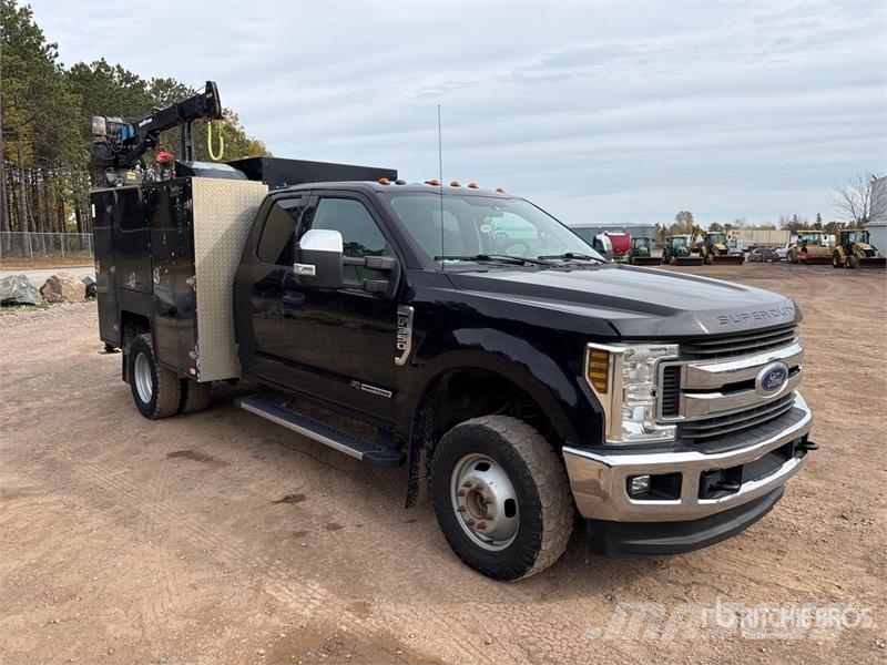 Ford F-350 XLT 4x4 Extended Cab Service Truck Komunalna vozila