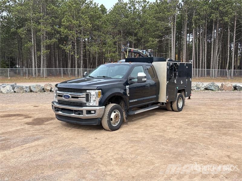 Ford F-350 XLT 4x4 Extended Cab Service Truck Komunalna vozila