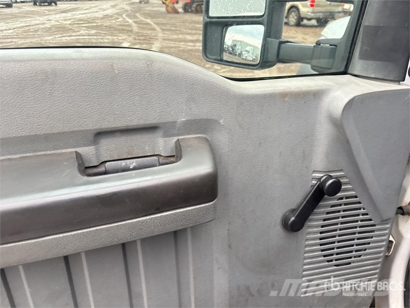 Ford F-450 Utilitaire benne