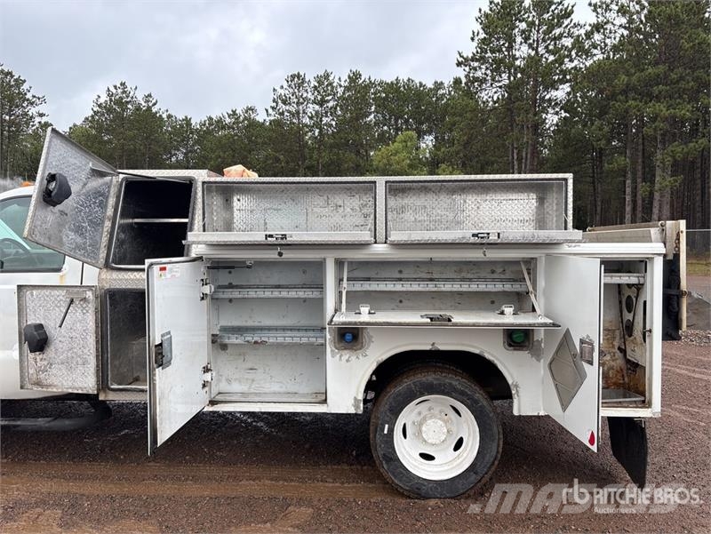 Ford F-450 Utilitaire benne