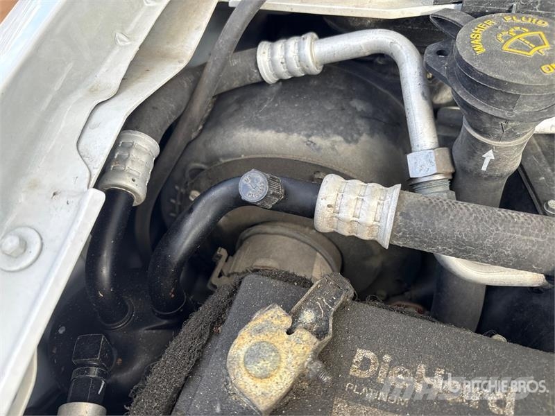Ford F-450 4x2 Van Truck (Inoperable) Skapbiler