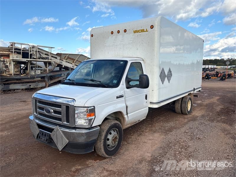 Ford F-450 4x2 Van Truck (Inoperable) Skapbiler