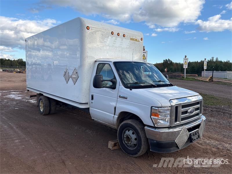 Ford F-450 4x2 Van Truck (Inoperable) Skapbiler