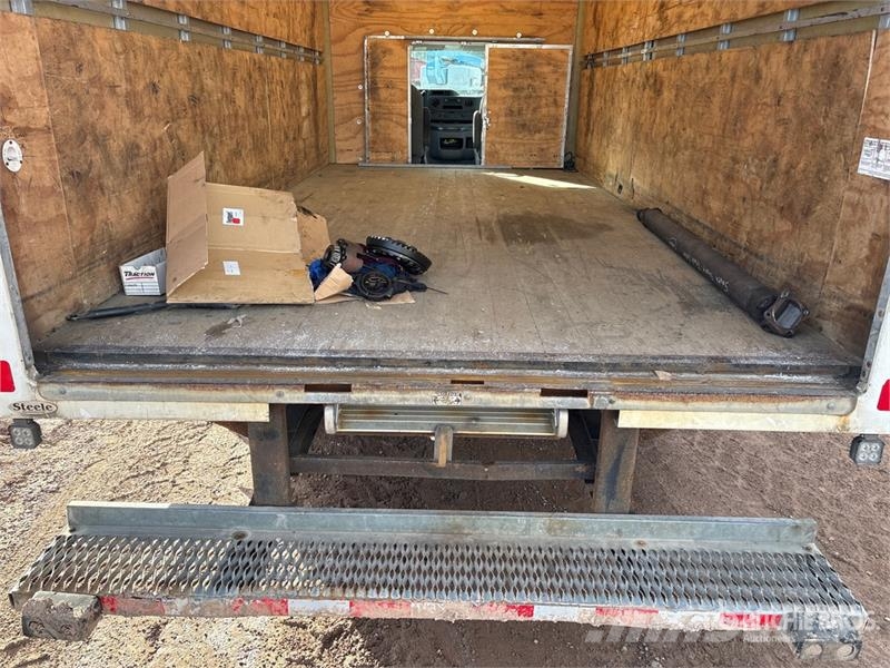 Ford F-450 Van Truck (Inoperable) Fast kasse