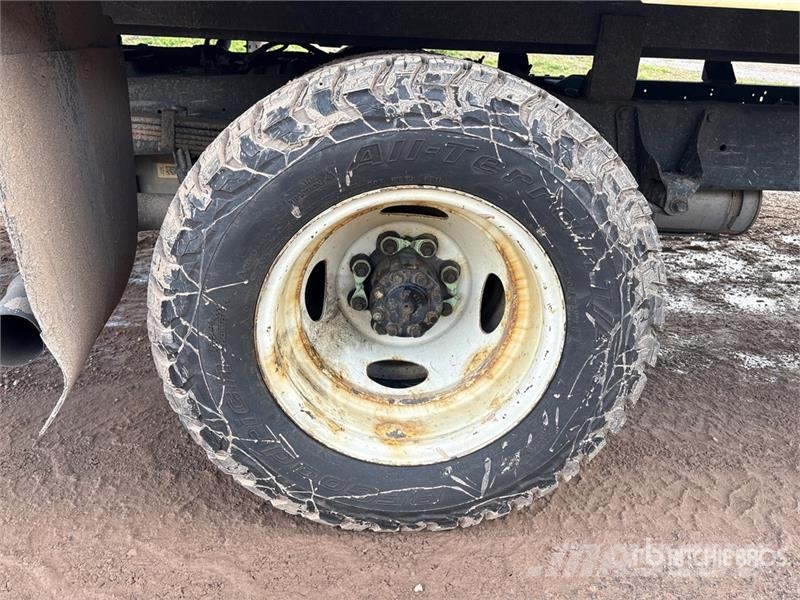 Ford F-450 Van Truck (Inoperable) Fast kasse