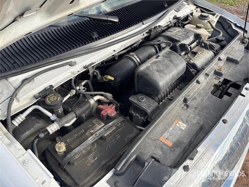 Ford F-450 Van Truck (Inoperable) Fast kasse