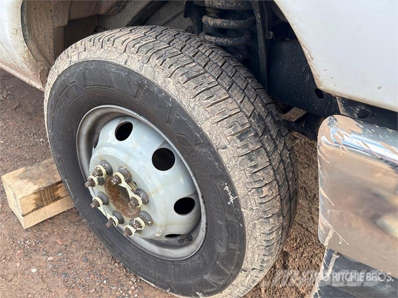 Ford F-450 Van Truck (Inoperable) Fast kasse