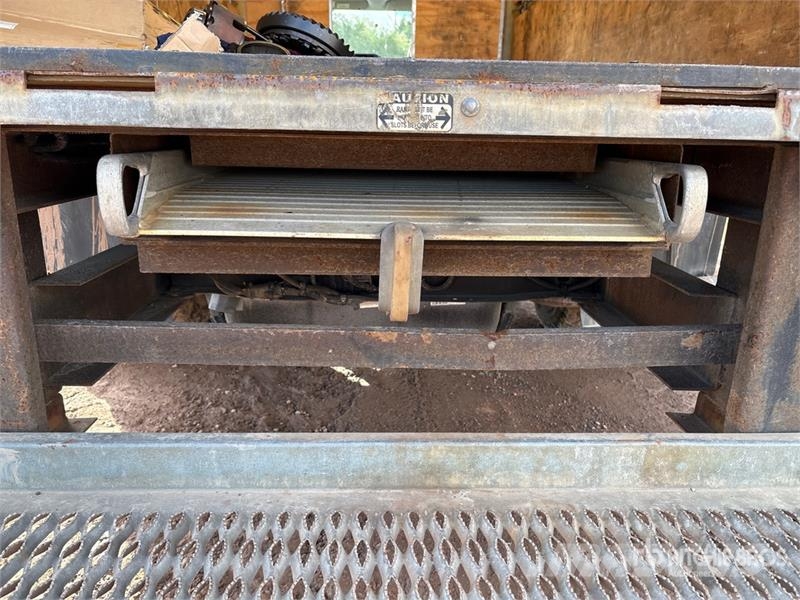 Ford F-450 Van Truck (Inoperable) Fast kasse