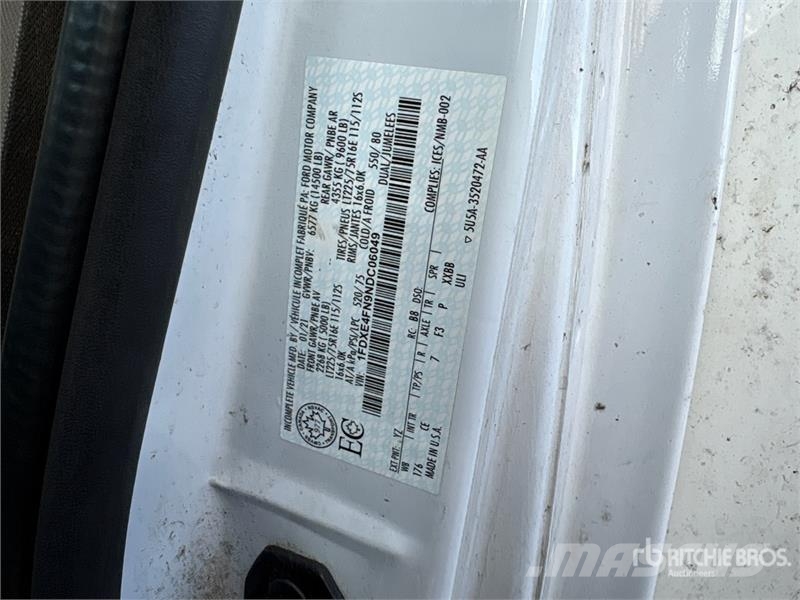 Ford F-450 Van Truck (Inoperable) Fast kasse