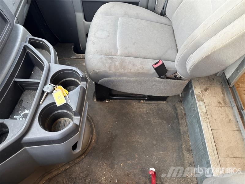 Ford F-450 Van Truck (Inoperable) Fast kasse