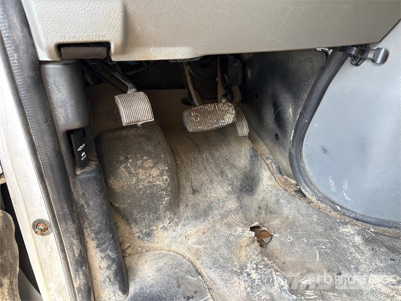 Ford F-450 Van Truck (Inoperable) Fast kasse