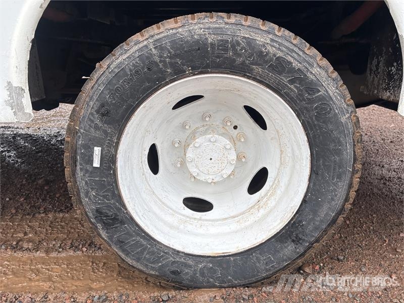Ford F-450 XL 4x2 Utility Truck Kis teherszállító/Platós kocsi