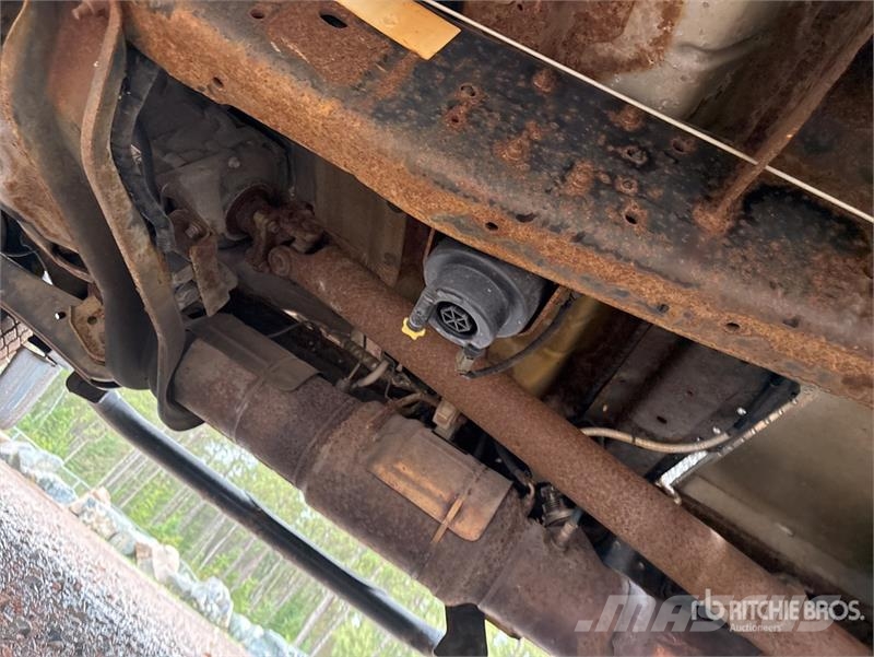 Ford F-450 XL 4x2 Utility Truck Kis teherszállító/Platós kocsi