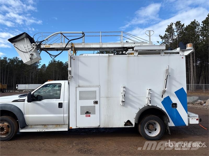 Ford F-550 Plataformas sobre camión