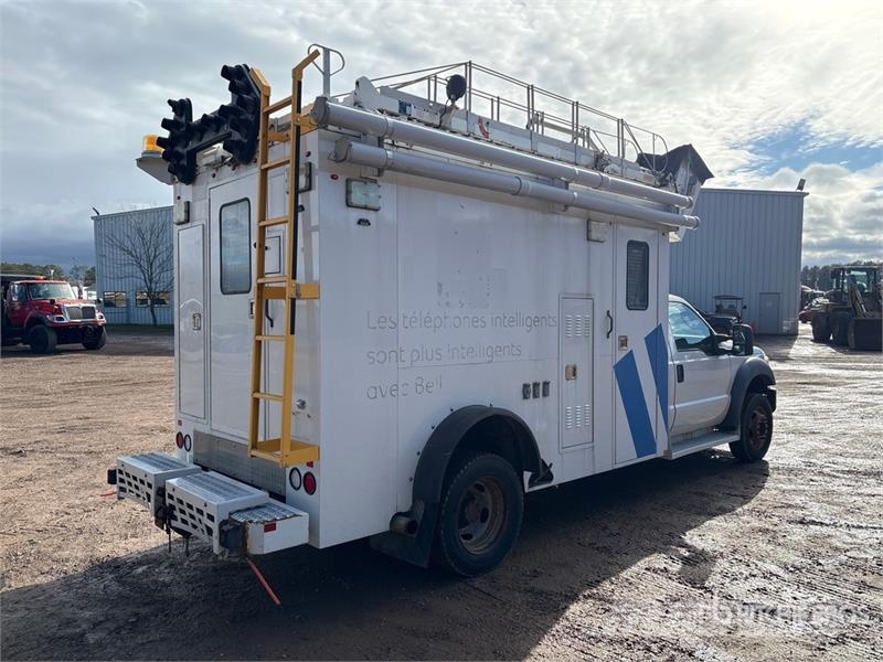 Ford F-550 Plataformas sobre camión