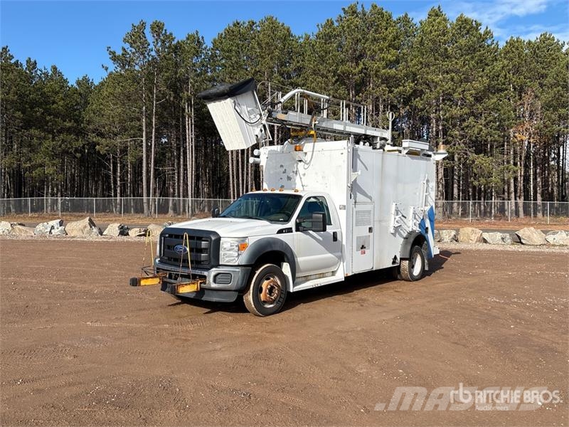 Ford F-550 Plataformas sobre camión