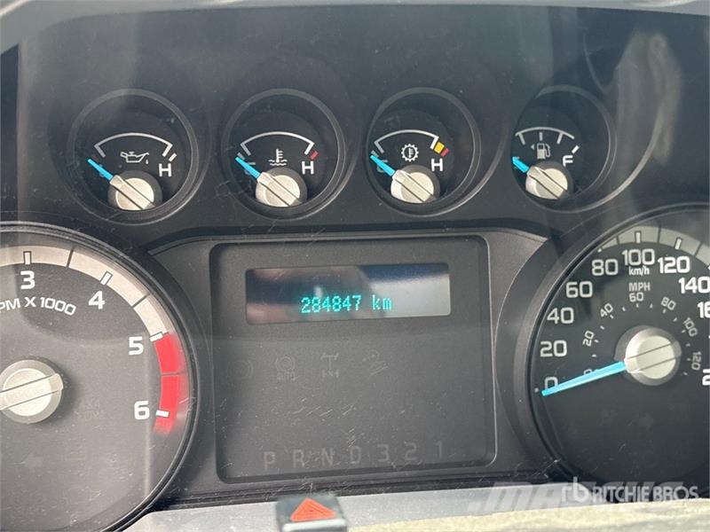 Ford F-550 المنصات الهوائية المثبتة على شاحنة