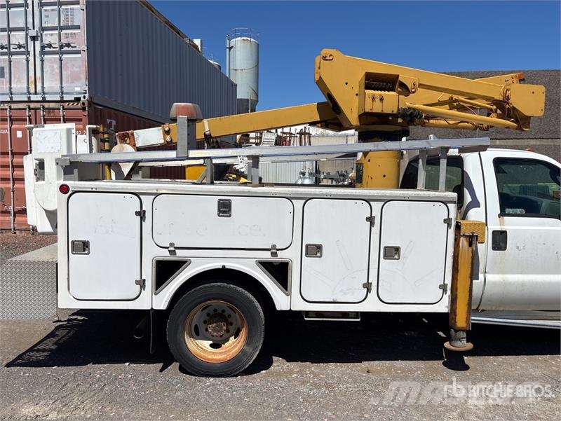 Ford F-550 Podnośniki koszowe