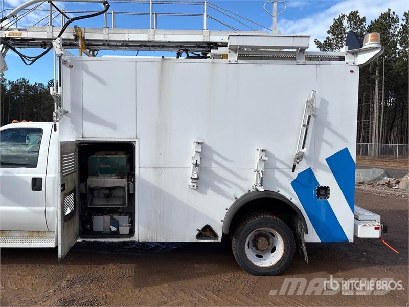 Ford F-550 Plataformas sobre camión