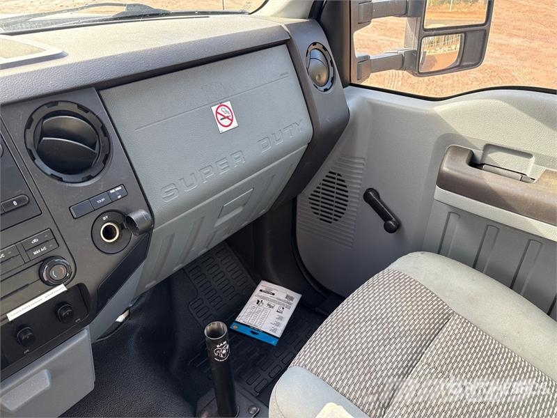 Ford F-550 Plataformas sobre camión