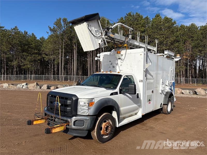 Ford F-550 Plataformas sobre camión
