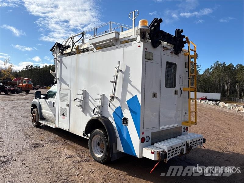 Ford F-550 Plataformas sobre camión