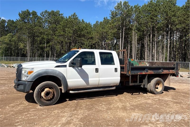 Ford F-550 ダンプ