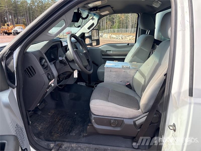 Ford F-550 Plataformas sobre camión