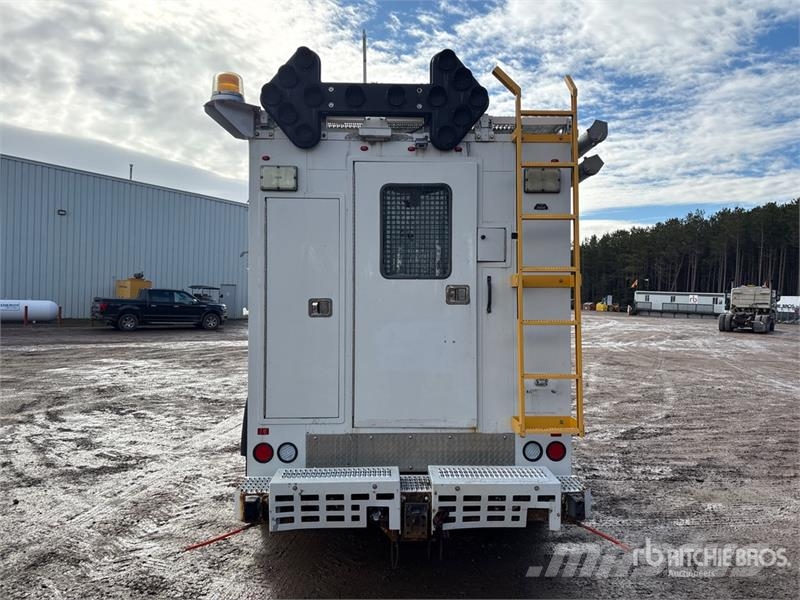 Ford F-550 Plataformas sobre camión