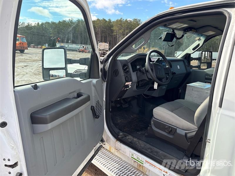 Ford F-550 Plataformas sobre camión