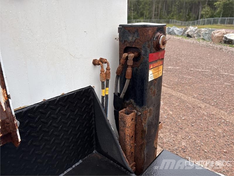 Ford F-550 4x4 Extended Cab Service Truck Kommunalt / generelt kjøretøy