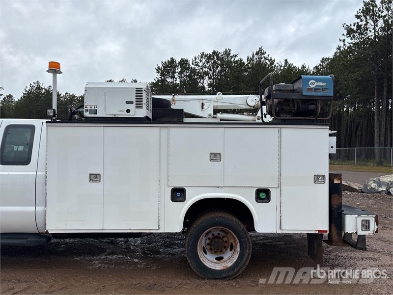 Ford F-550 4x4 Extended Cab Service Truck Kommunalt / generelt kjøretøy
