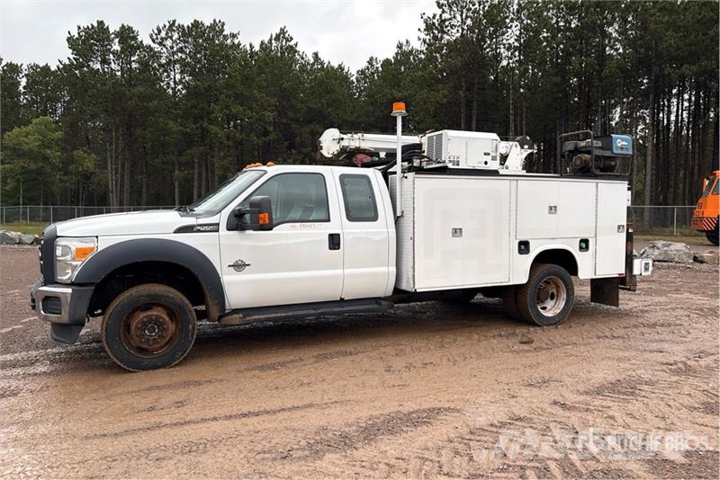 Ford F-550 4x4 Extended Cab Service Truck Kommunalt / generelt kjøretøy