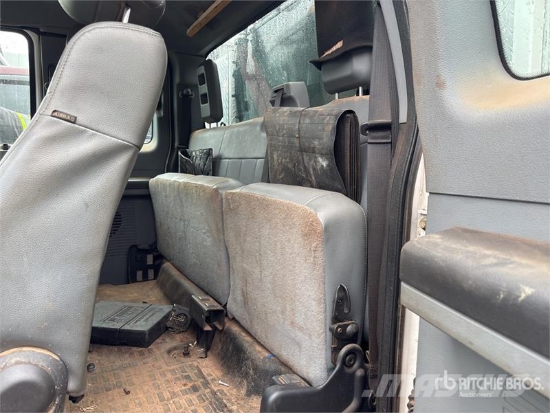 Ford F-550 4x4 Extended Cab Service Truck Kommunalt / generelt kjøretøy