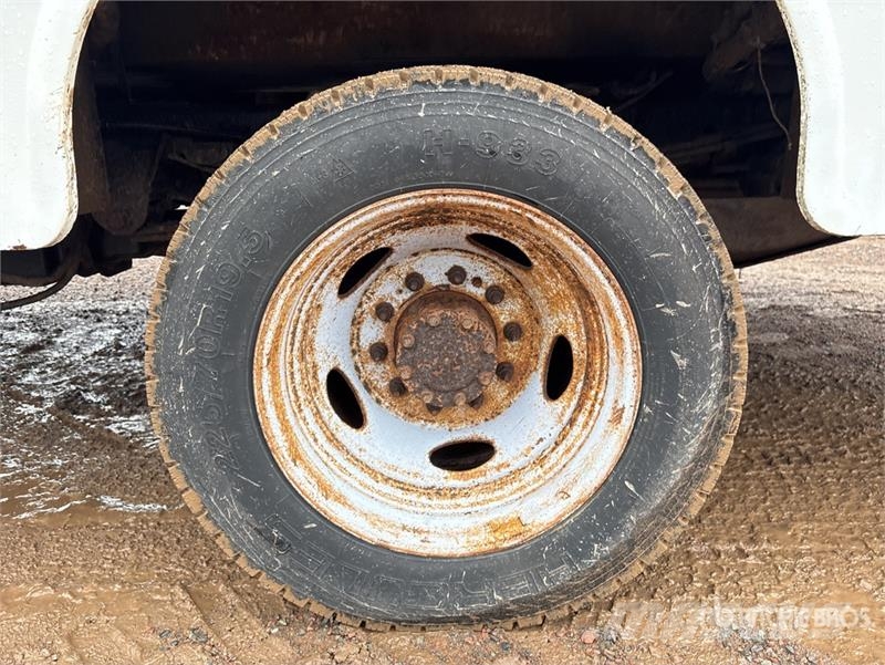 Ford F-550 4x4 Extended Cab Service Truck Kommunalt / generelt kjøretøy