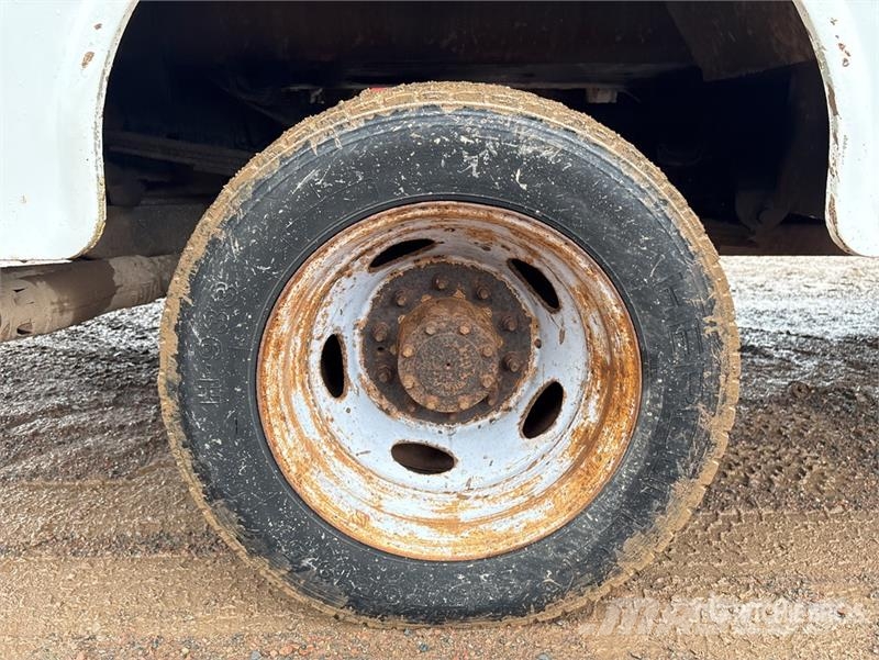 Ford F-550 4x4 Extended Cab Service Truck Kommunalt / generelt kjøretøy
