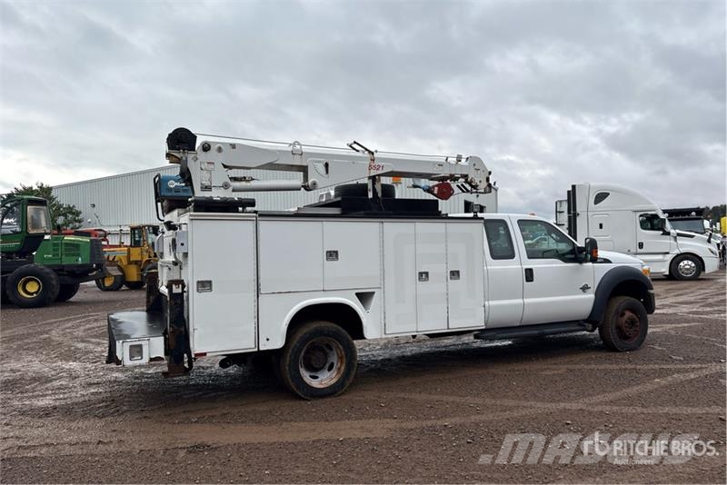 Ford F-550 4x4 Extended Cab Service Truck Kommunalt / generelt kjøretøy