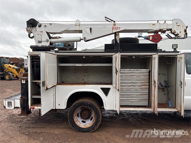 Ford F-550 4x4 Extended Cab Service Truck Kommunalt / generelt kjøretøy