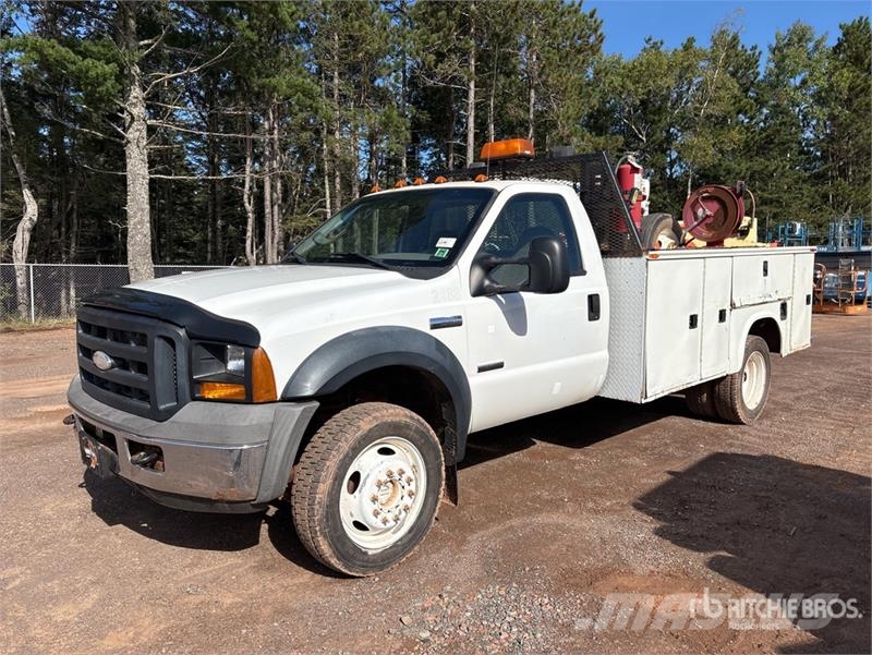 Ford F-550 4x4 Service Truck (Inoperable) 市政车