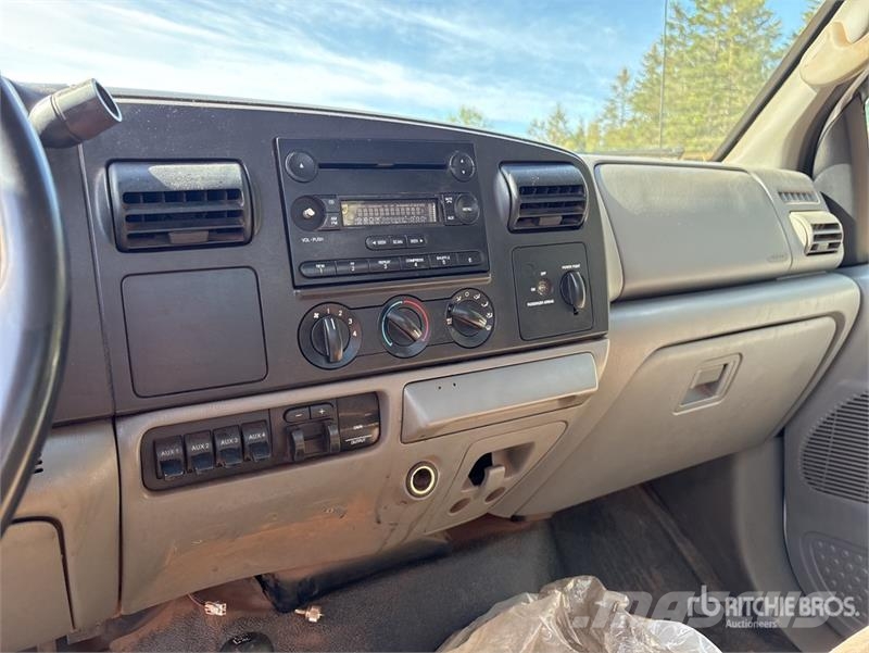 Ford F-550 4x4 Service Truck (Inoperable) 市政车