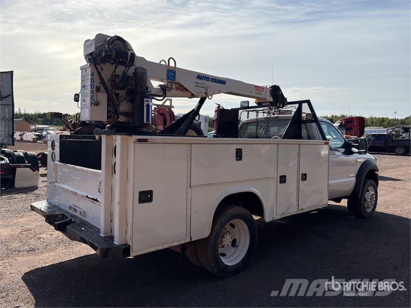 Ford F-550 4x4 Service Truck (Inoperable) 市政车