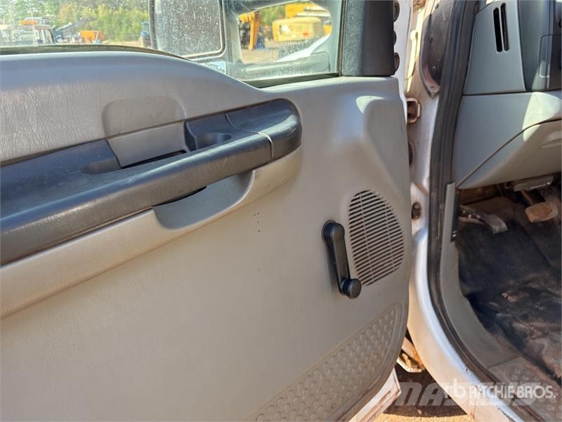 Ford F-550 4x4 Service Truck (Inoperable) 市政车