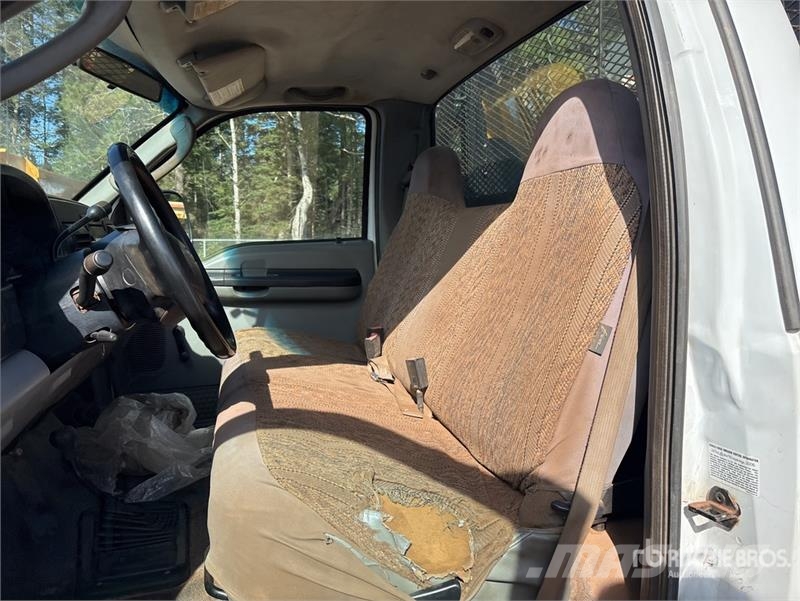 Ford F-550 4x4 Service Truck (Inoperable) 市政车