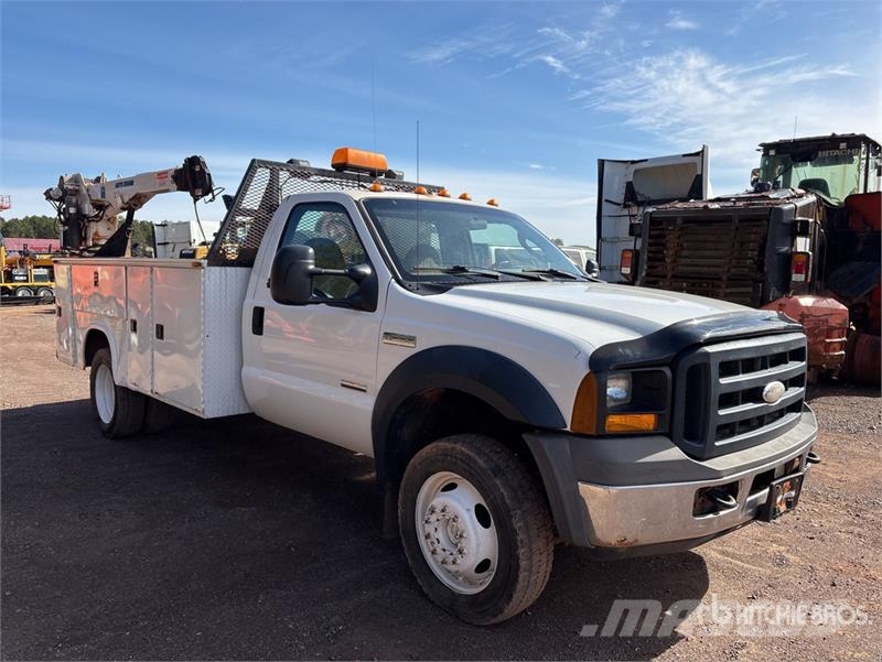 Ford F-550 4x4 Service Truck (Inoperable) 市政车