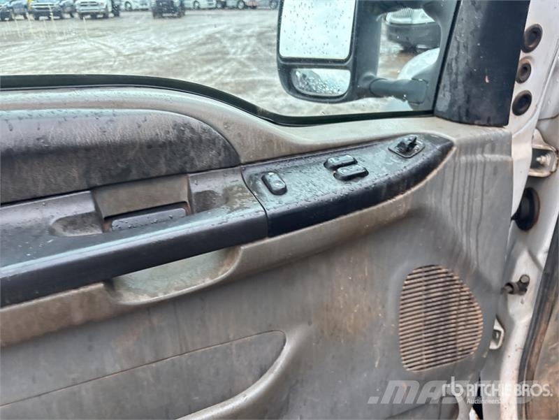 Ford F-550 XL Lastbil med lad/Flatbed