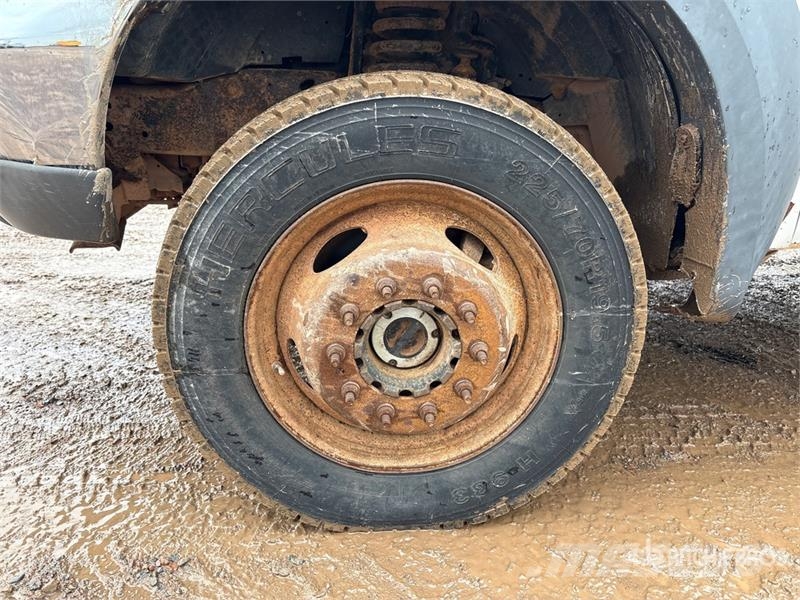 Ford F-550 XL Lastbil med lad/Flatbed